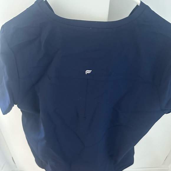 Fabletics scrub top - Picture 2 of 3